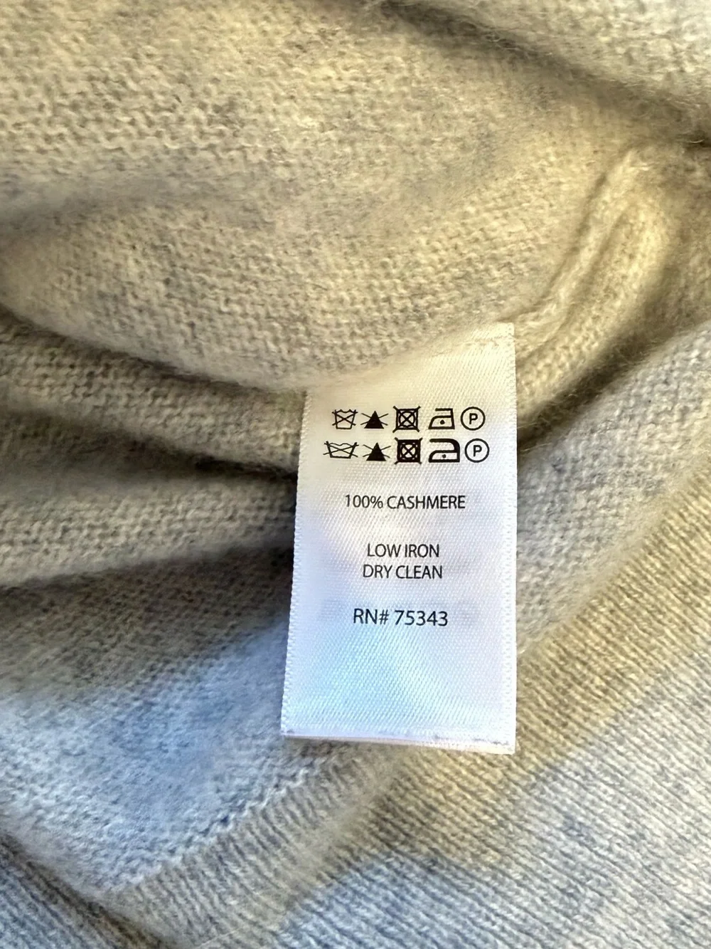 100% 2-Ply Cashmere Turtleneck Sweater Tahari - Picture 5 of 8